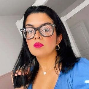 Meet your Posher, Angelica